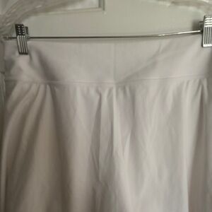 NWT Athleta White ACE ADVANTAGE 15 1/12 SKORT Size XL/TG